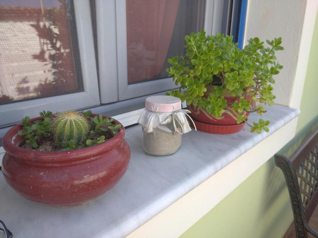 Granny'S Home Roussopoulio Dış mekan fotoğraf